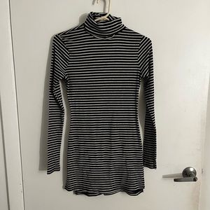 Turtleneck long sleeve shirt with stripes